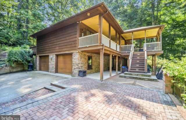 Photo of 8535 ACOUSTIC Lane