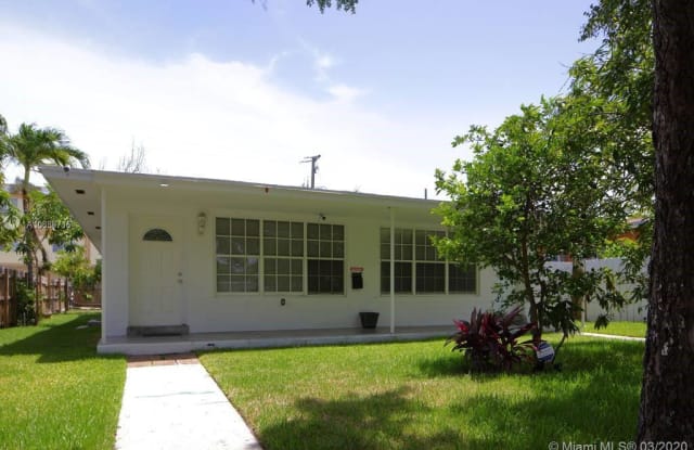 2122 NE 170th St - 2122 NE 170th St, North Miami Beach, FL 33162