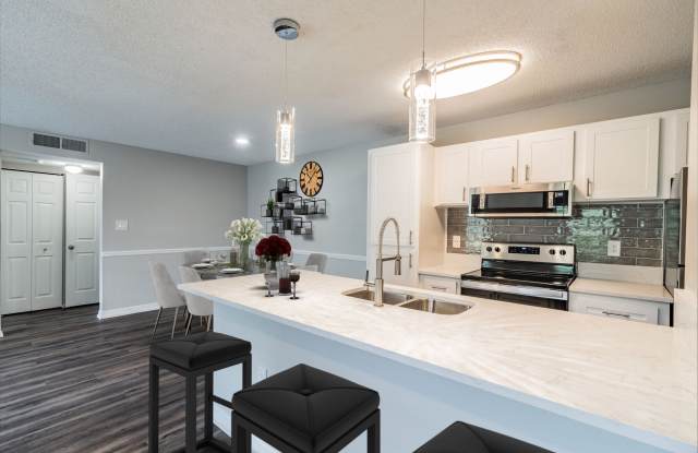 Photo of Lakeside Central Apartments