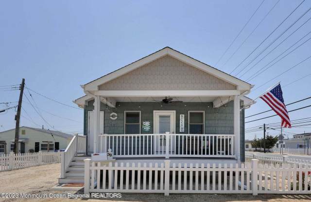 39 E Penguin Way