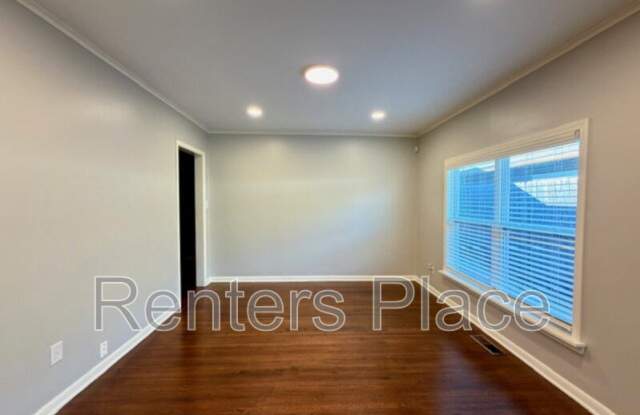 1528 S Saint Louis Ave.