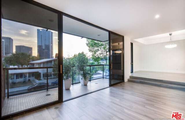 Photo of 268 S Lasky Dr unit: 204