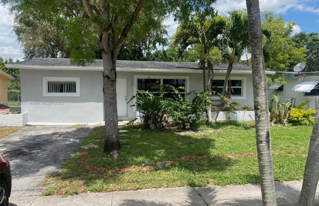 7661 Sunset Strip - 7661 Sunset Strip, Sunrise, FL 33313