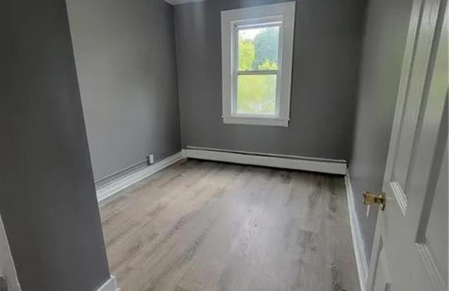 76 North Clinton Street - 3rd Floor