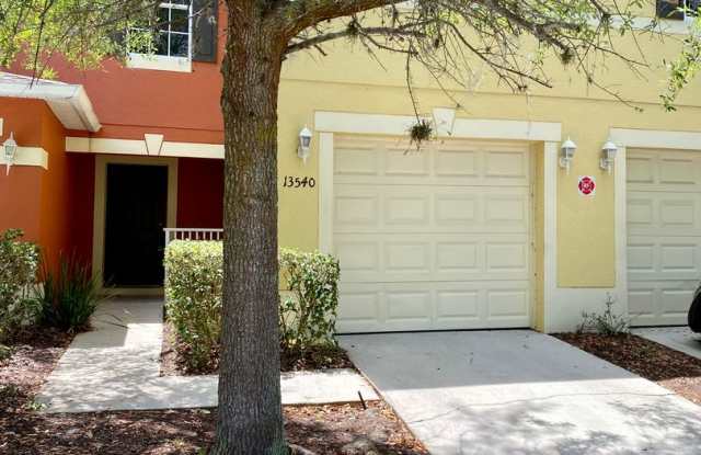 3/2.5 Townhouse For Rent in SouthMeadow