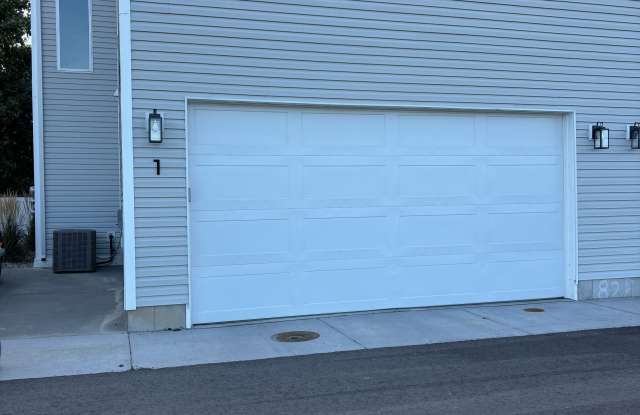 824 East Sunnyside Road