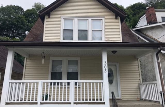 303 Lexington Ct - 303 Lexington Court, Carnegie, PA 15106