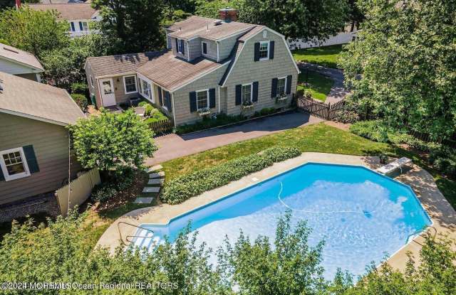 604 Cherokee Lane