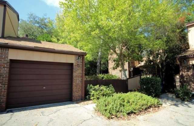 5 HIDDEN COVE Circle