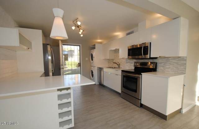 4351 N 36TH Place unit: 3