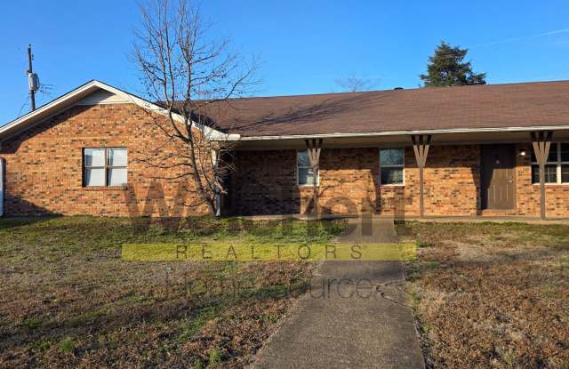 3 bedroom, 2 bath apartment in Jonesboro