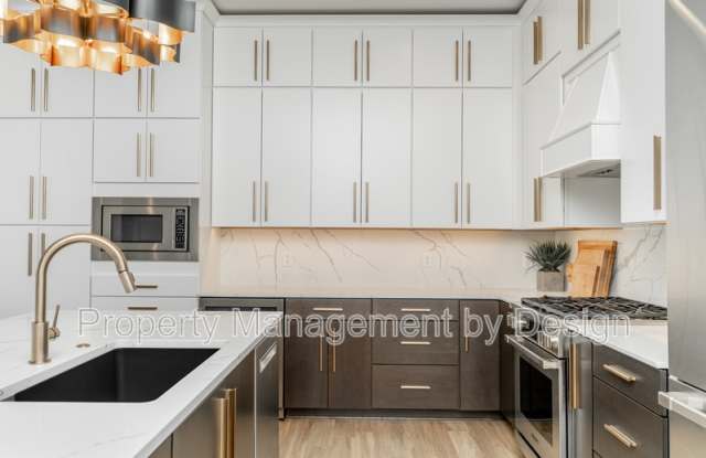 400 Southwest 7th Street