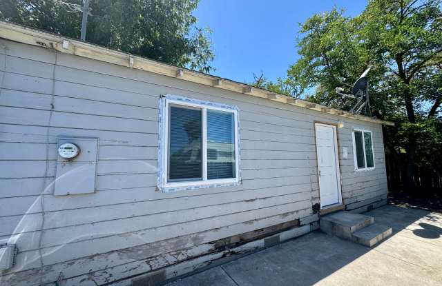 Interior Newly Remodeled - 1 bedroom 1 bath For Rent in Dos Palos