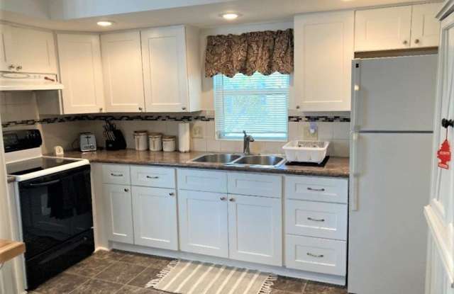 703 Periwinkle Circle