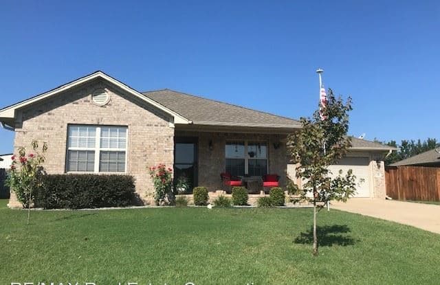 15 Windsor Park Dr - 15 Windsor Park Drive, Ward, AR 72176