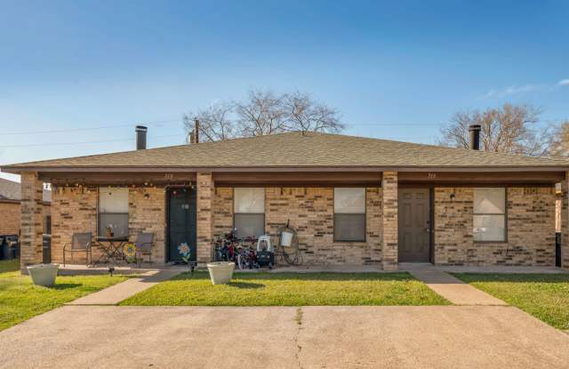 715 San Benito Dr - 715 San Benito Drive, College Station, TX 77845