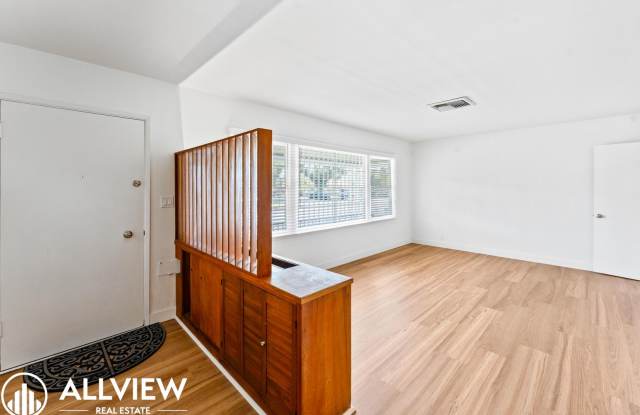 Stylishly Renovated Santa Ana Gem – 4-Bedroom Single-Story with Modern Upgrades  RV Parking