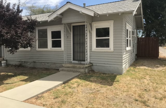 415 N Green St - 415 North Green Street, Hanford, CA 93230