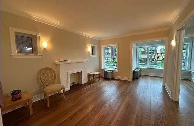 3349 W Eastwood Avenue