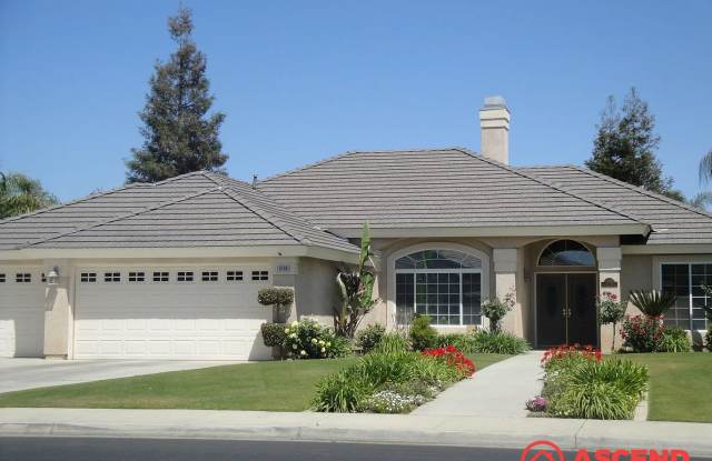 Spacious 4 Bed / 2 Bath Home in HOA Community with Gardening Included