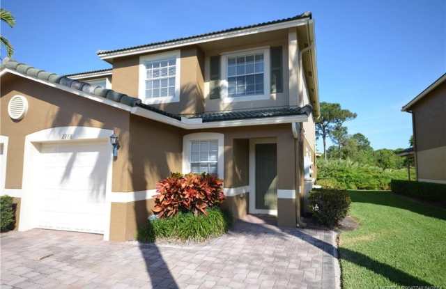 2988 SE Lexington Lakes Drive