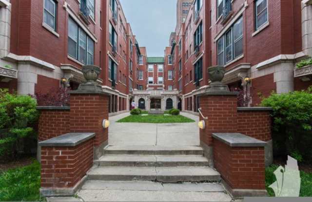 Photo of 432 West Surf St.