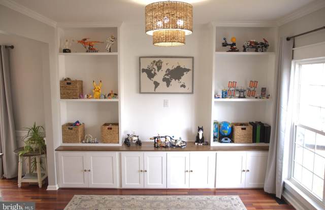 8616 HUDDERSFIELD WAY