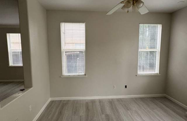 Great 5 bedroom 2.5 bath home in desirable Brentwood neighborhood! Crown molding in living room with gas fireplace. All new flooring, and new interior  exterior paint throughout. Come make this your next home!