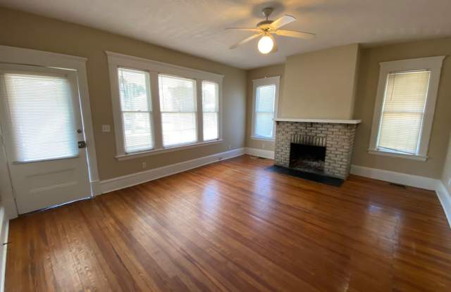 Nice 2 bedroom, 1 bathroom unit for rent in Riverside!