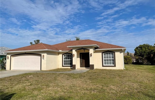 515 SW 4th TER - 515 Southwest 4th Terrace, Cape Coral, FL 33991