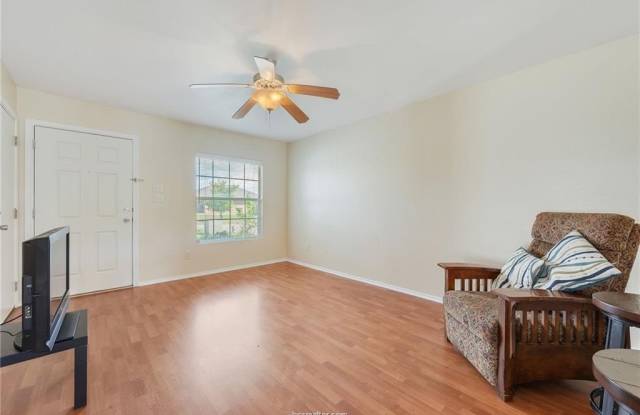 1114 Cottage Grove Circle