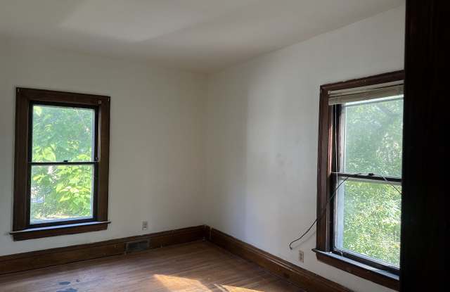 150-152 Kenwood Avenue - 2