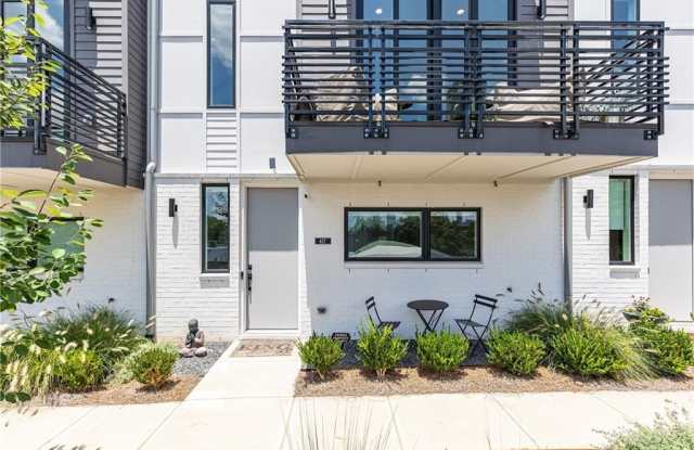 437 Plateau Place NW