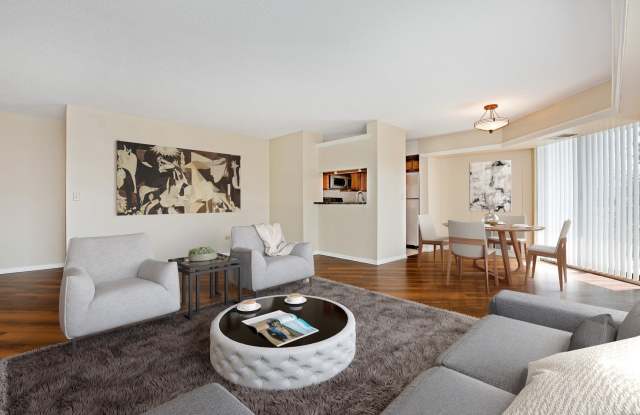 Elm Creek Apartments & Townhomes