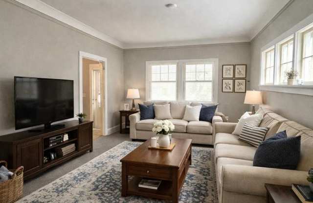 AVAILABLE JUNE $250 OFF FIRST MONTHS RENT - 6 Bed 2.5 Bath.