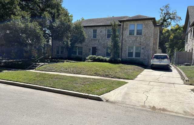 224 E Rosewood Ave unit: 1