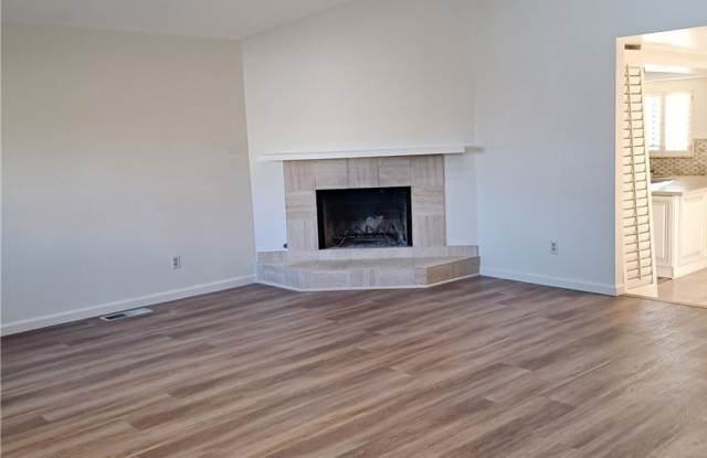 1113 Steinhart Avenue