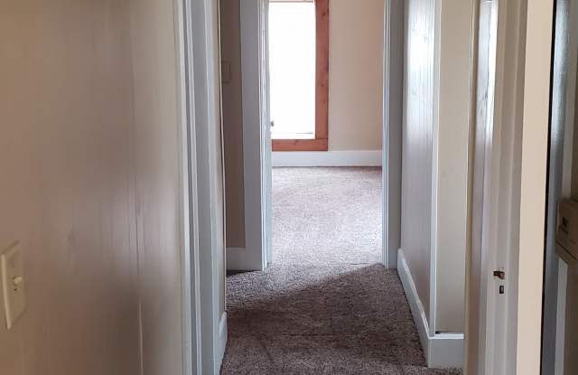 330 1/2  W. La Crosse St. - Upper