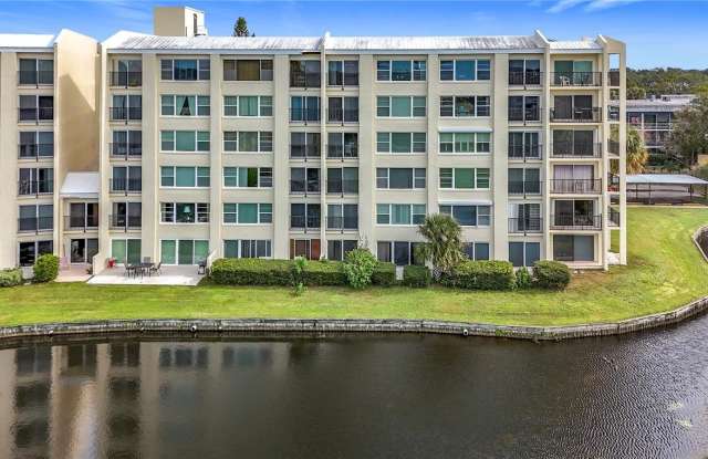 225 COUNTRY CLUB DRIVE