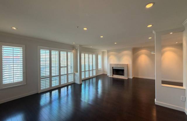 Luxury Pacific Heights 3BD/2.5BA with Private Rooftop Deck