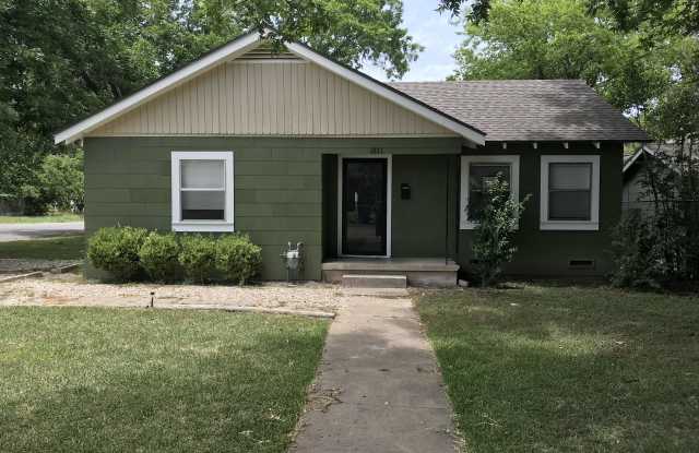 1821 Live Oak Avenue