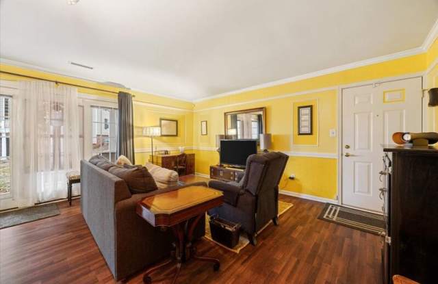 1504 Villa Terrace - Unit A