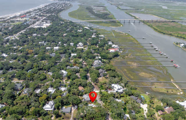 2404 Waterway Boulevard