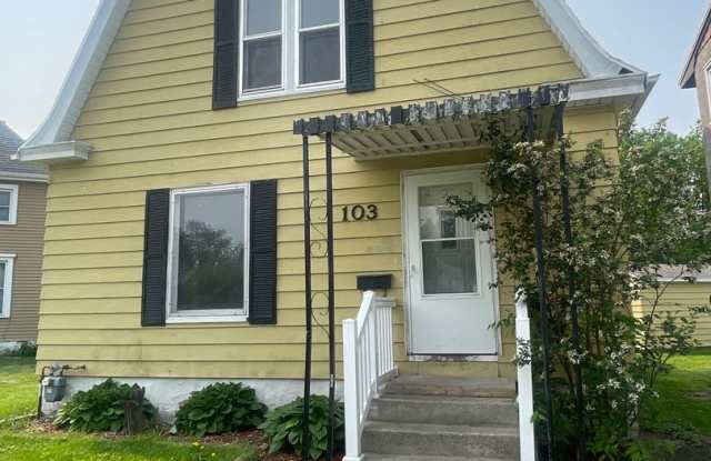 Photo of 3 bedroom 1.5 bath house!