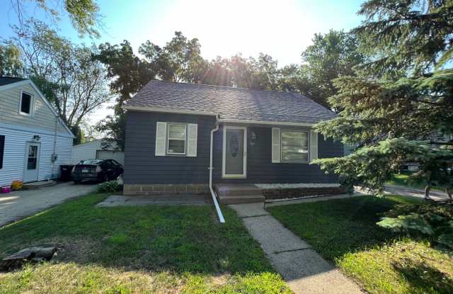 Single family home in an incredible location!!
