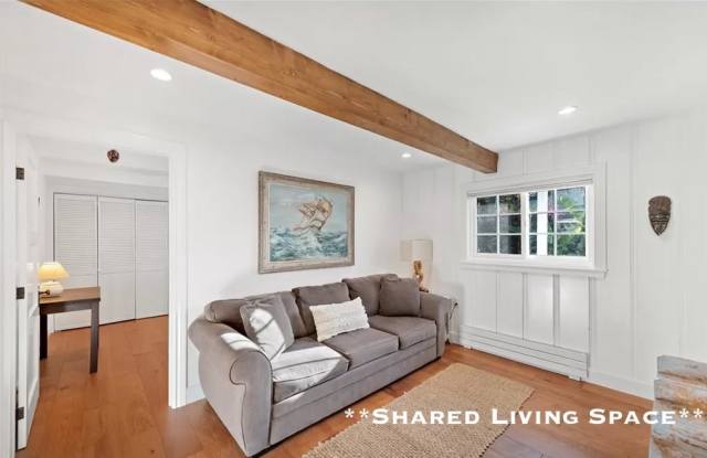 Photo of 5393 Fulton Avenue