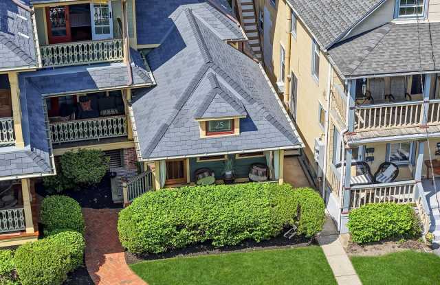 25 Surf Avenue