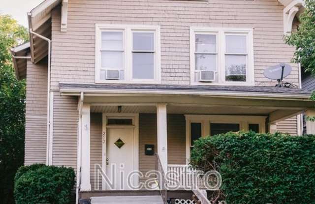 Photo of 252 E Lane Avenue