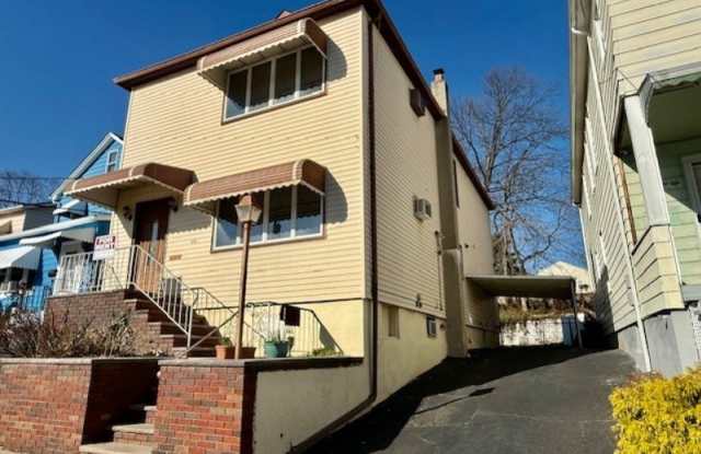 46 Frances St