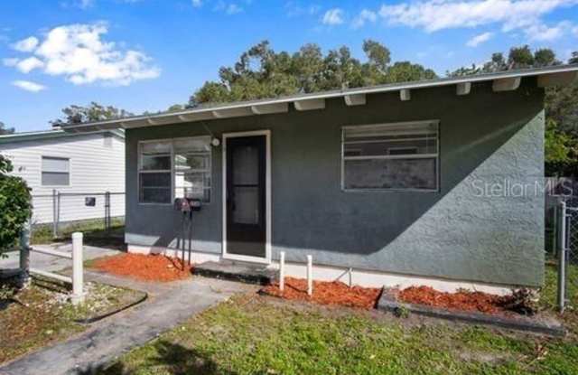 Beautiful 3 bedrooms and 1 bath single family home located in Petersburg FL! photos photos